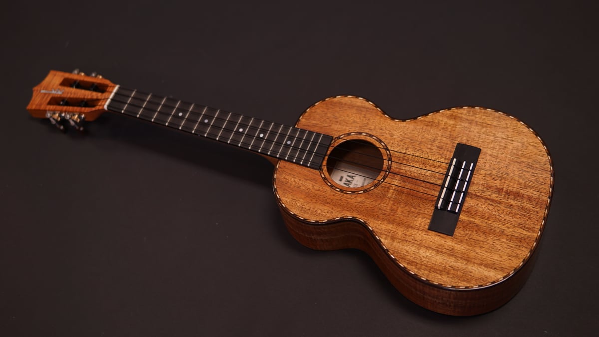 Ukulele Lab — Kamaka HF3DS Deluxe Slothead Tenor 180409