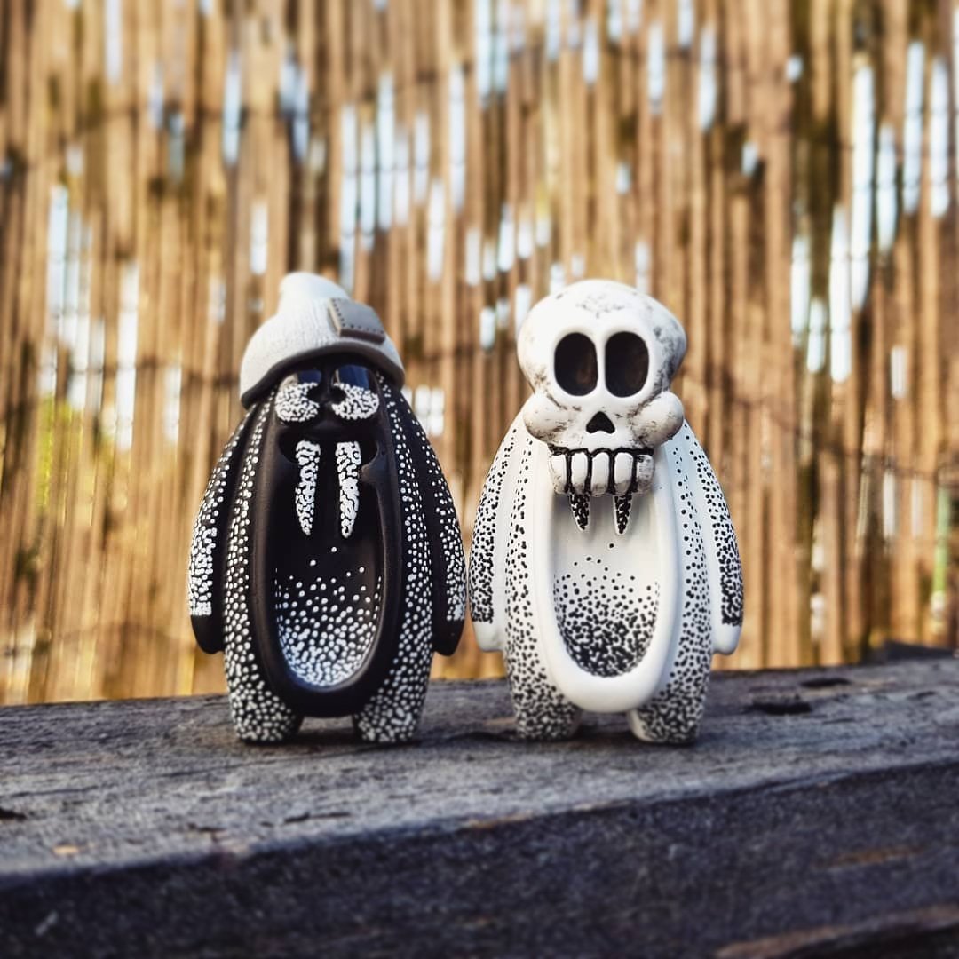 Image of The Greedy Chicken "Couple of the Death"