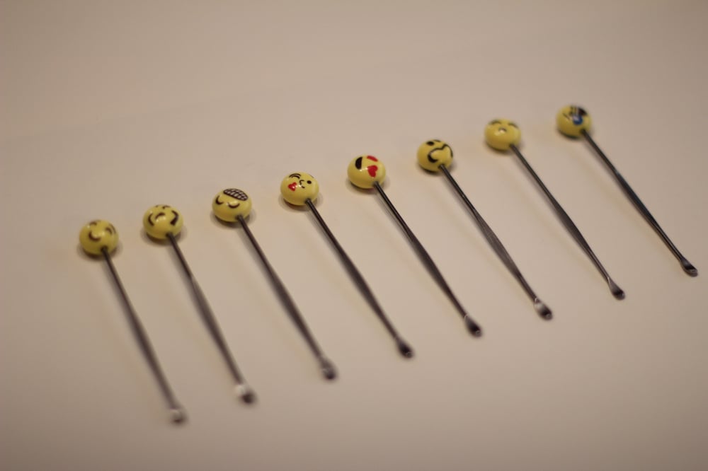 Image of EMOJI DABBER (Glazed and Blazed Co.)