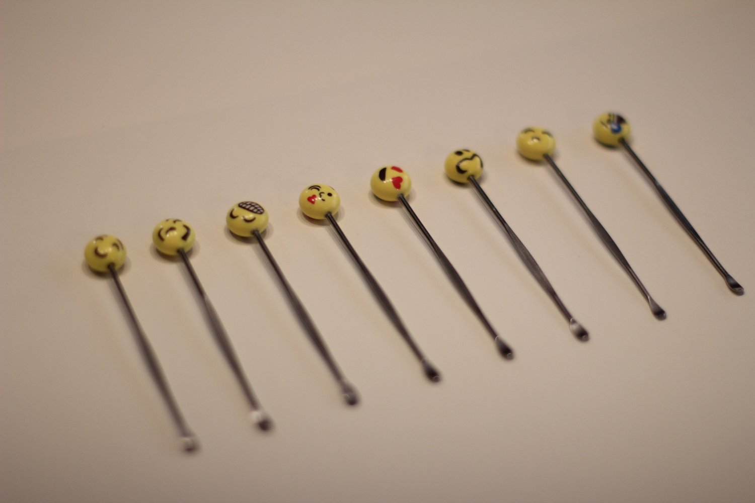 Image of EMOJI DABBER (Glazed and Blazed Co.)