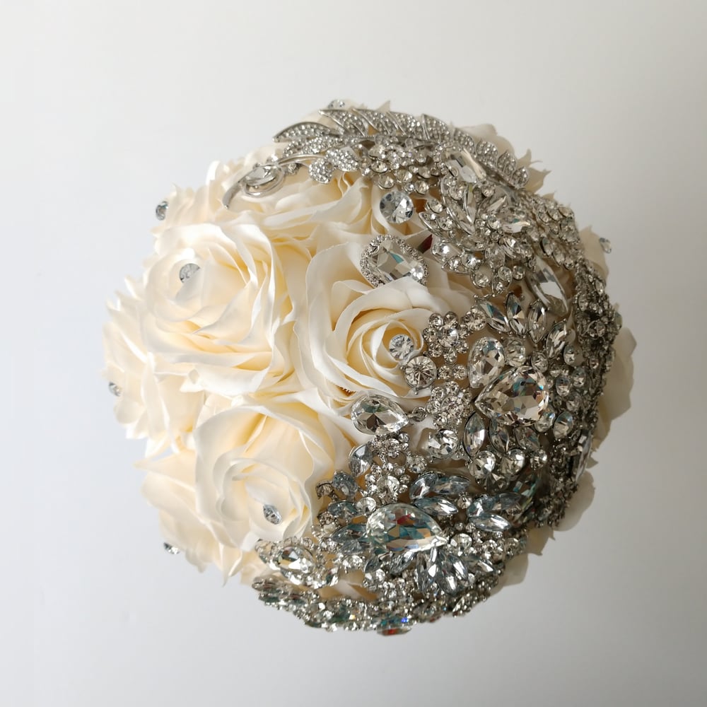 "Michelle" Brooch Bouquet (Available in other colors)