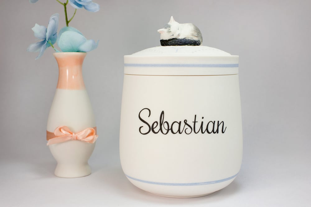 Image of Long-Haired Cat Custom Pet Urn, Harlequin, Ragdoll, All Breeds