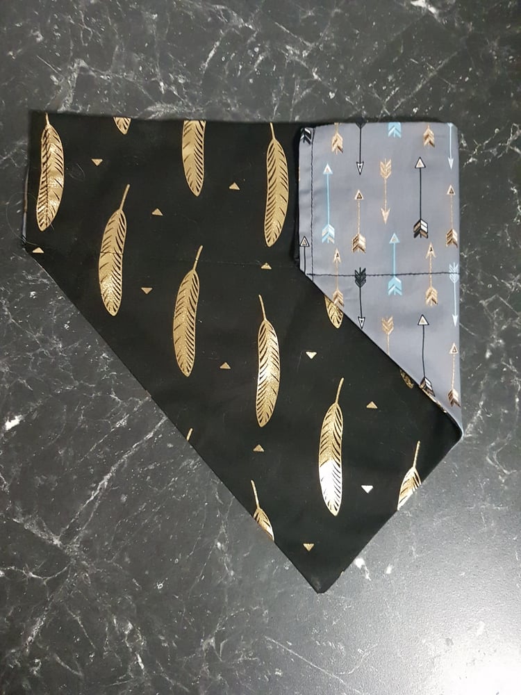 Image of Reversible Bandana Golden Feathered Arrows