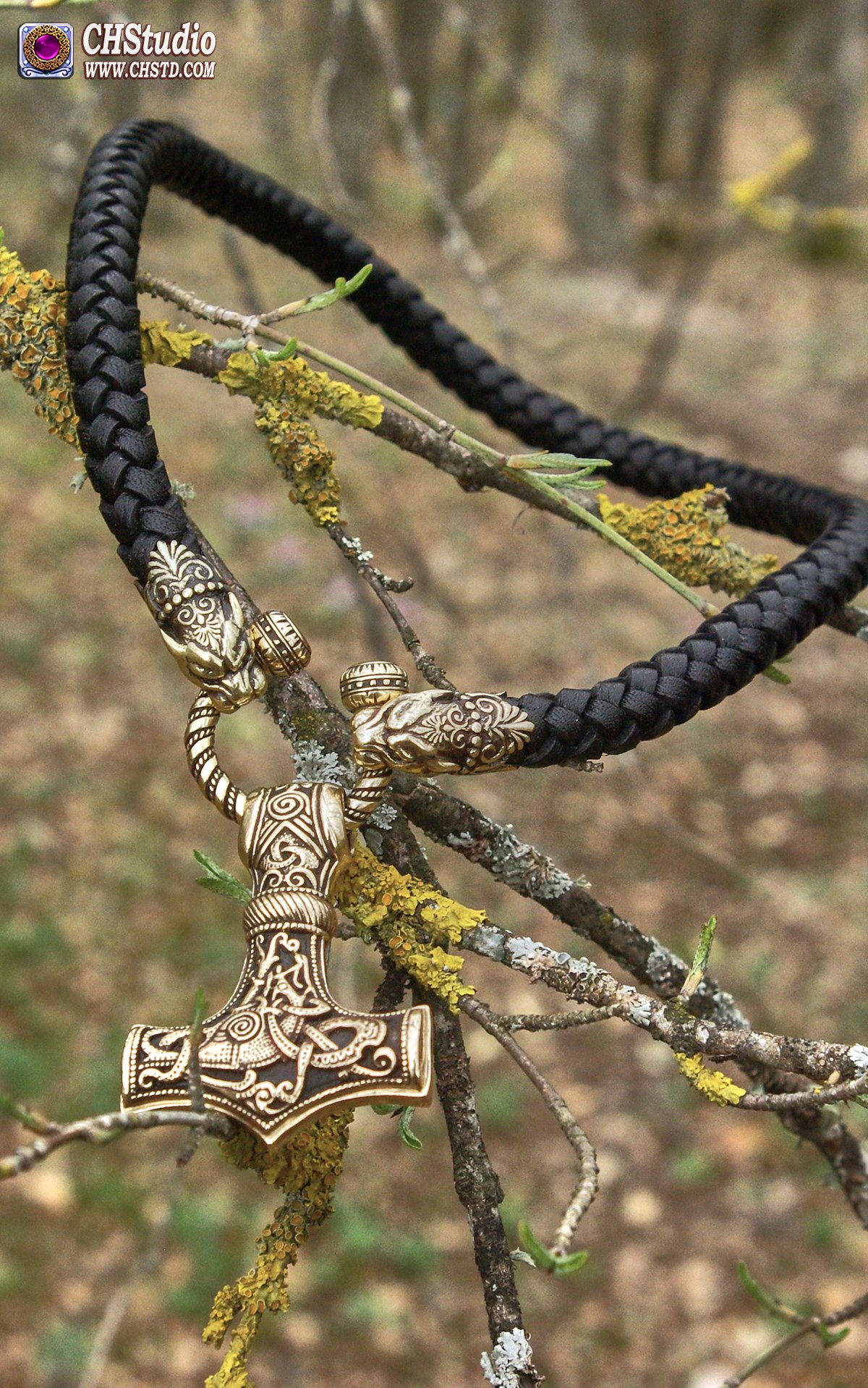 Thor's Hammer : MJOLNIR - Pantera Heads Leather Necklace