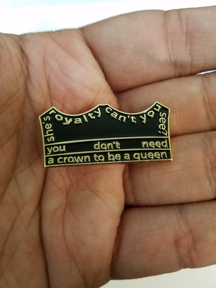 Image of 'Queen' Pin