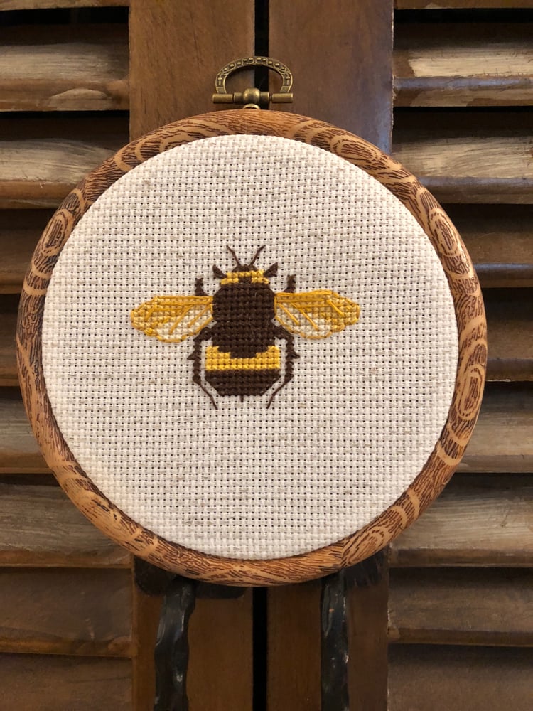 Bumblebee Crossstitch Needlepoint Art