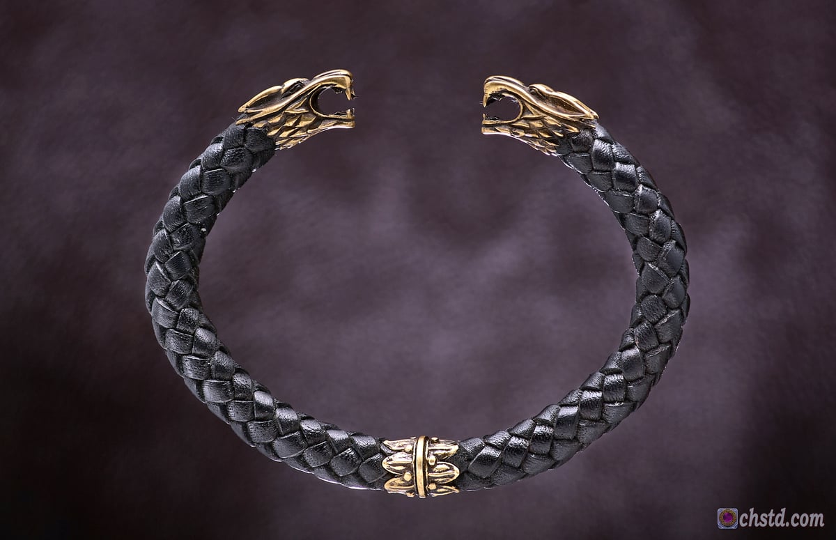 Leather Torc Bracelet / Wolfs / Black