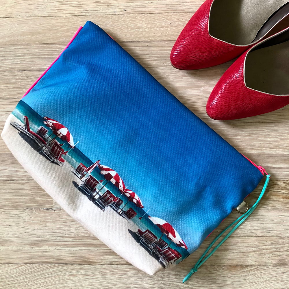 Image of White & red umbrellas XL pouch