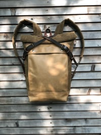 Image 4 of Backpack medium size rucksack in waxed canvas, with leather front pocket and bottom