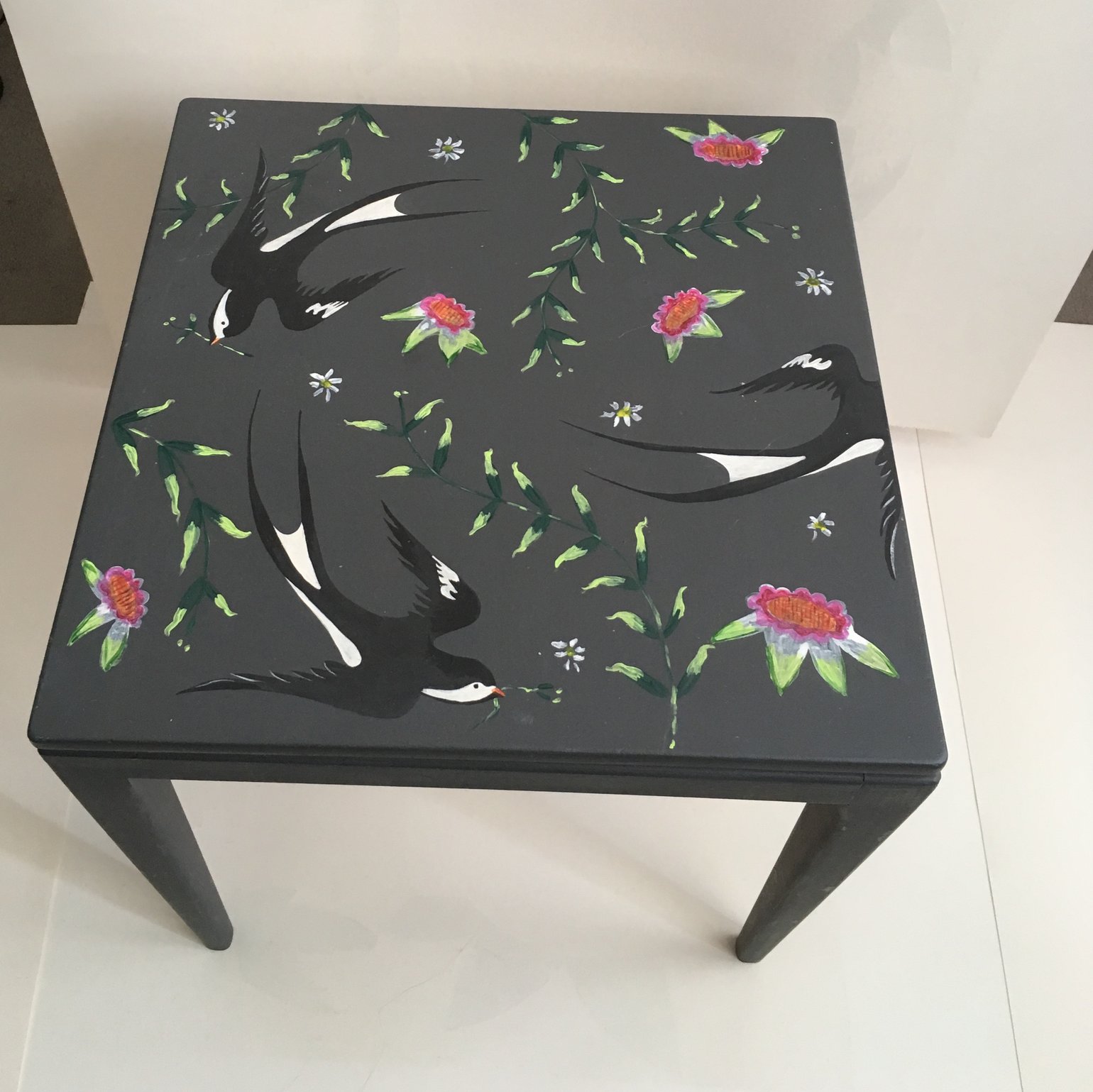 Image of Swallow & Sprig table