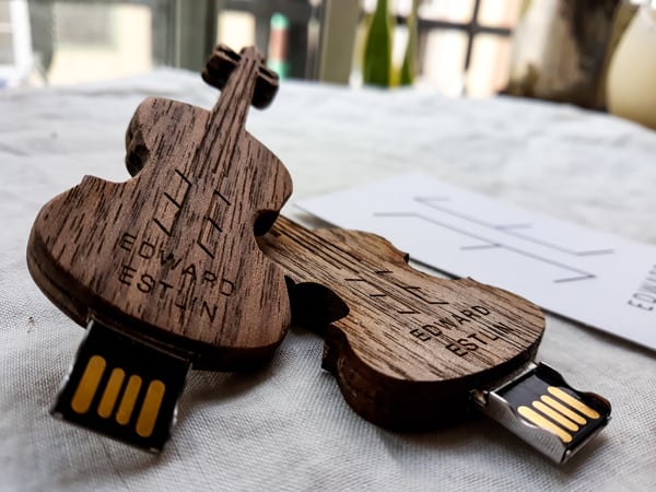 Image of Edward Estlin - USB-Violin, handmade / 2GB, walnutwood