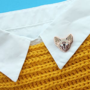 Image of Siamese cat, hard enamel pin - rose gold plating - cat breed - cat pin - meezer - lapel pin badge
