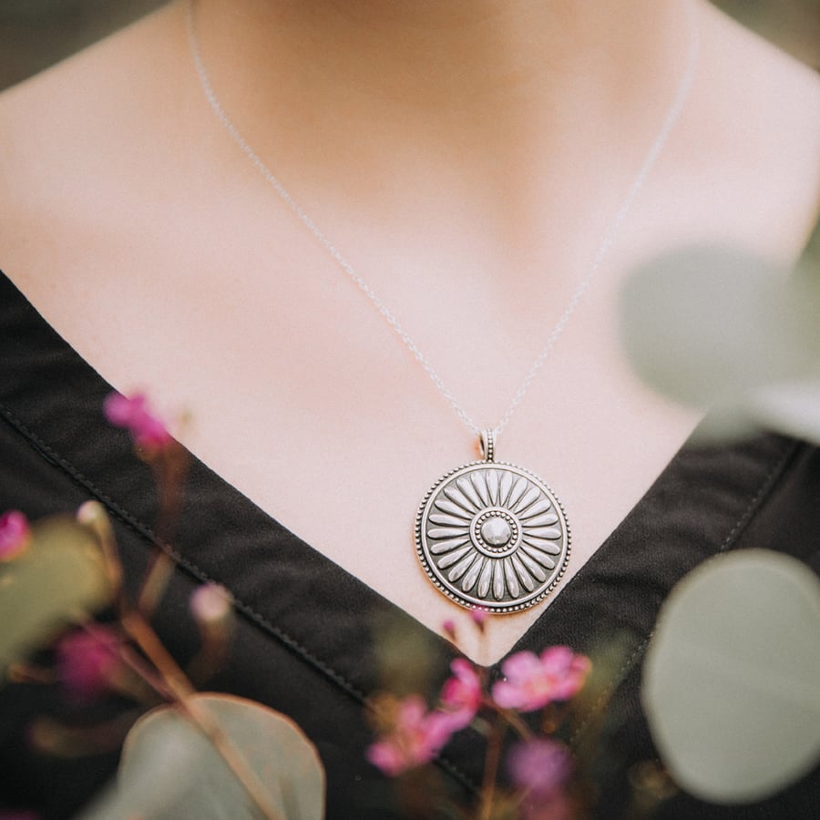 Image of Marissa Circle Necklace