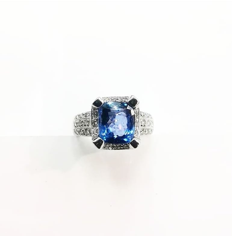 Image of Cusion Tanzanite with Diamond