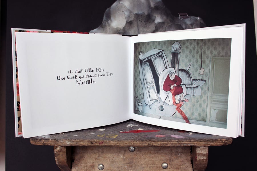 Image of Ré-édition du livre " La vieille qui faisait partie des meubles" / Editions Jarjille.