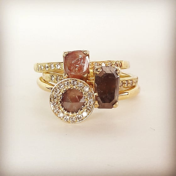 Beeld van Rare diamond cut stacking rings