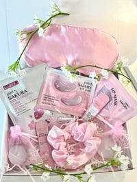 Image 1 of Sleep mask pink hamper
