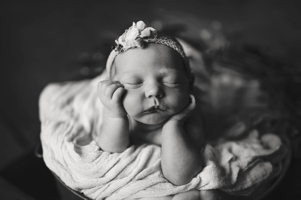 Image of Deposit for POSED Newborn // ADD on to Lifestyle Session