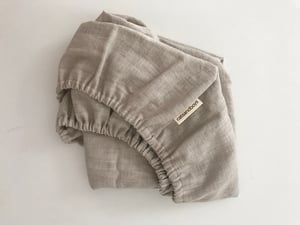 Image of bassinet // moses basket linen fitted sheet