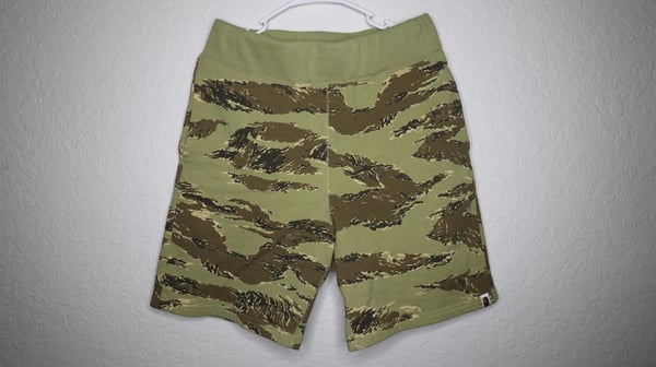 Image of Bape Tiger Camo Shorts (M)