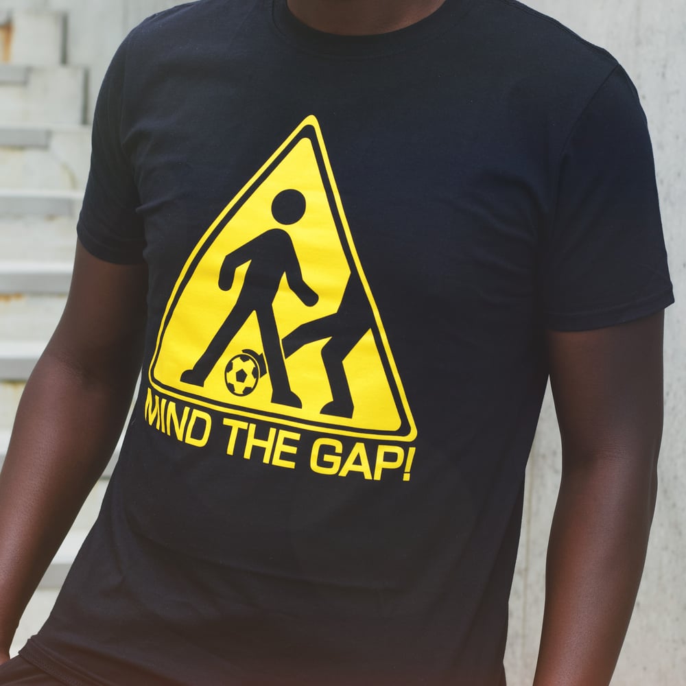 Image of MIND THE GAP t-shirt