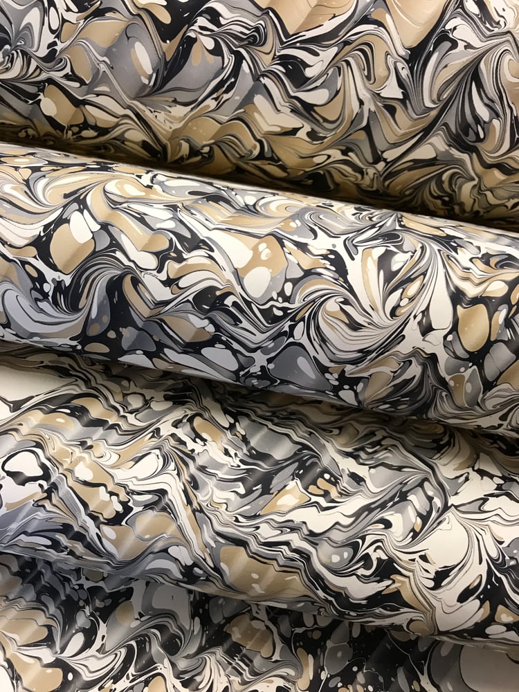 Image of Marbled Paper #32 'Combed Ripple'