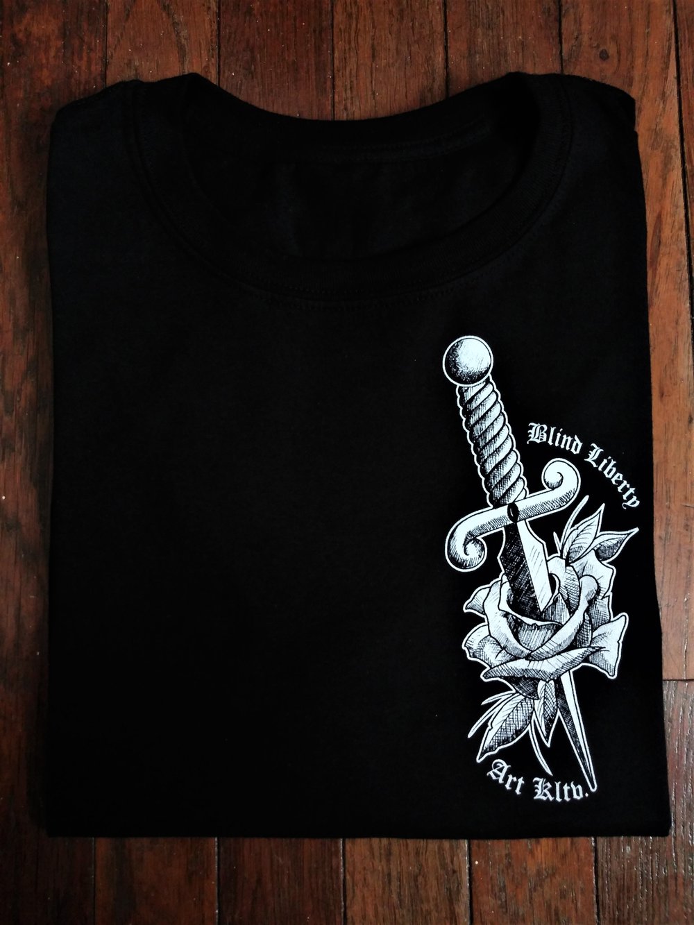 Rose and Dagger tee