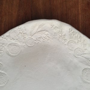 Image of Australian Lace Presentation Plate