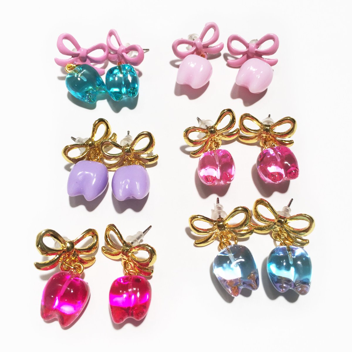 Image of Gold Bow Toothy earrings