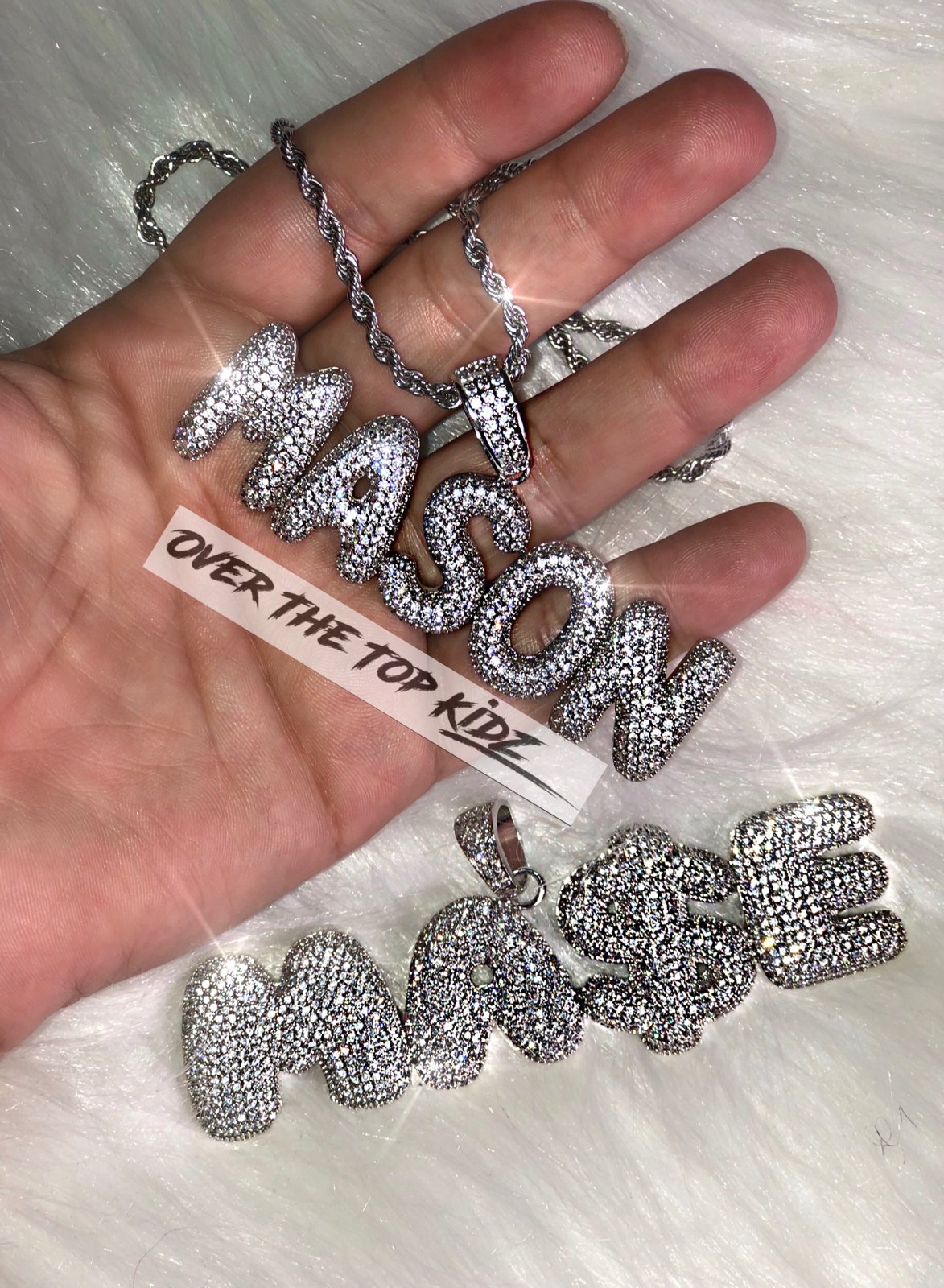 Max deals name necklace