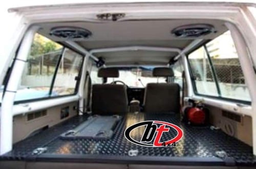Image of BT4x4 Toyota Land cruiser 70 series roll cage