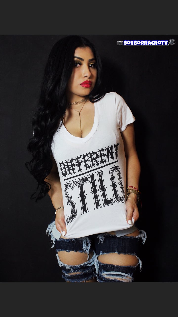 Image of Different Stilo “White & Black” Women V Neck