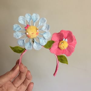 Image of Flower Friend Headband for Neo Blythe in Baby Blue and Pink