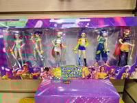 BOX OF K-POP FIGURES