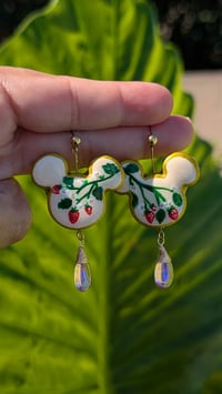 Image 4 of Las Flores EARS