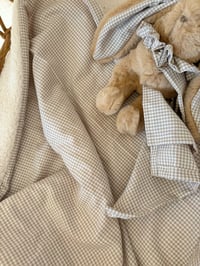 Image 2 of COUVERTURE VICHY BEIGE 