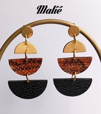 Image 18 of "Made of gold" - Collection de boucles d'oreilles en cuir upcyclé 