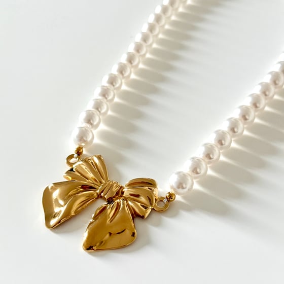 Image of COLLANA PERLE FIOCCO