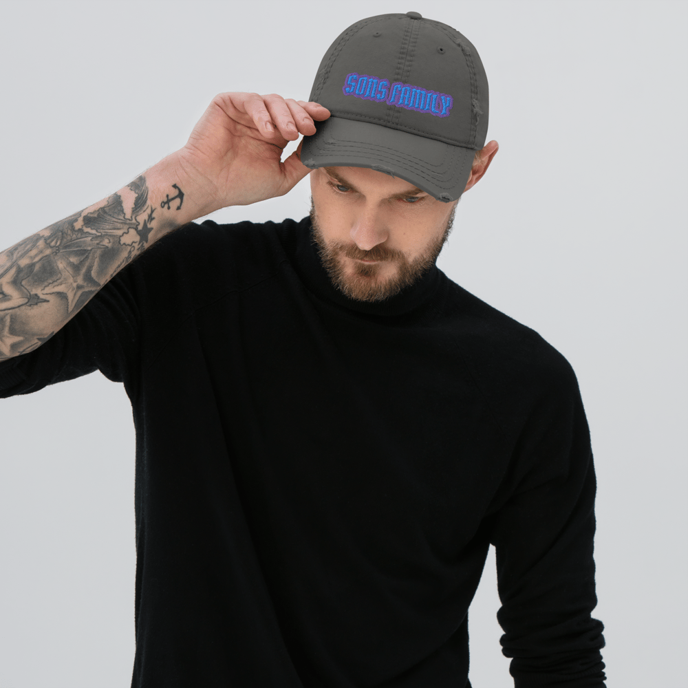 EMBROIDERED FAMILY COLORS DISTRESSED HAT