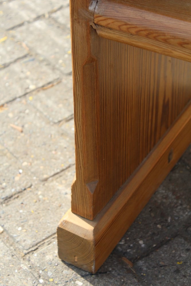Image of VICTORIAN PITCH PINE PEW