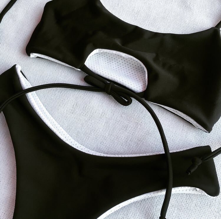 Image of LUX BOTTOMS : SOLID BLACK X WHITE MESH
