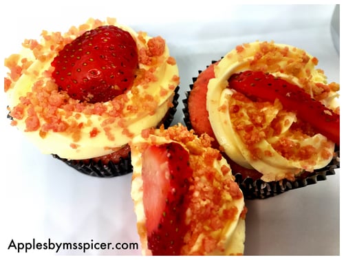 Image of Berry Cheesecake Crunch Cupcakes