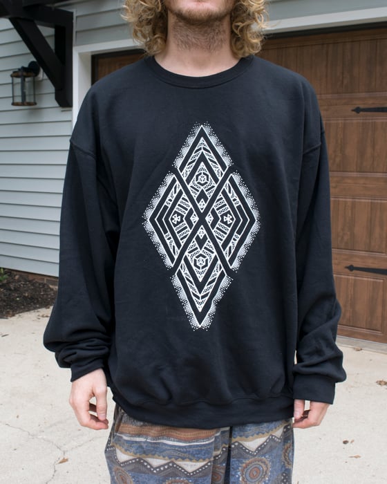 Image of {White/Black} Diamond Print Sweater