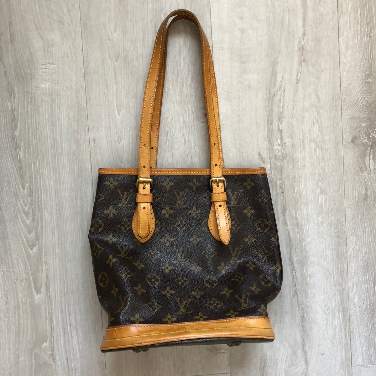 Image of Louis Vuitton Bucket Bag PM