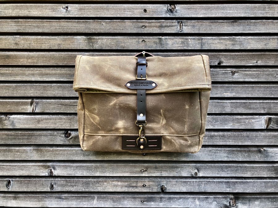 Image of Satchel in waxed canvas / Musette /  messenger bag in waxed canvas UNISEX
