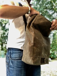 Image 5 of Satchel in waxed canvas / Musette /  messenger bag in waxed canvas UNISEX