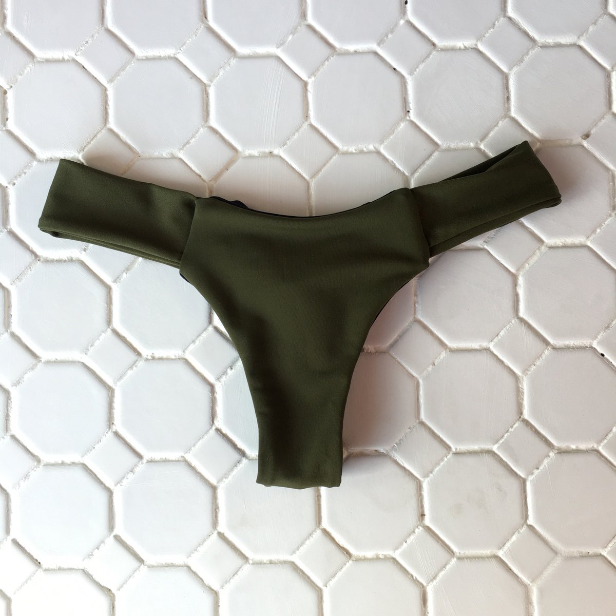 Image of LISALOVE BOTTOMS : OLIVE X BLACK