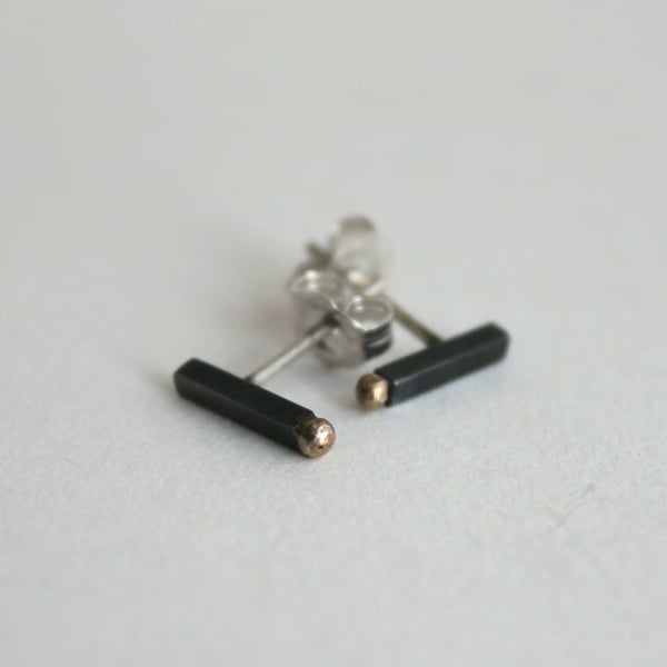 Image of Gold Dot Bar Studs