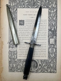 Image 8 of Dague de vertu, dague romantique dite « pique-couille ». Acier et ébonite, 1850-70