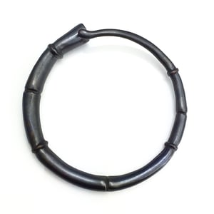 Image of Black Tendril Bangle Bracelet 01